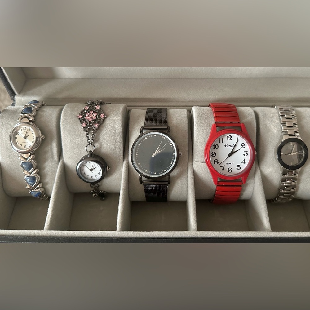 Lot of Vintage watches ( mixed brands)